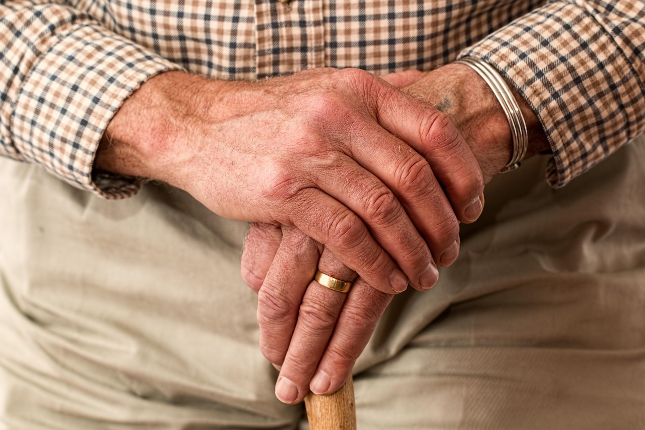 Elderly Australian patient having their first mobile optometrist visit at home